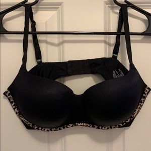 Victoria’s Secret balconet bra. Size 36D. Like New